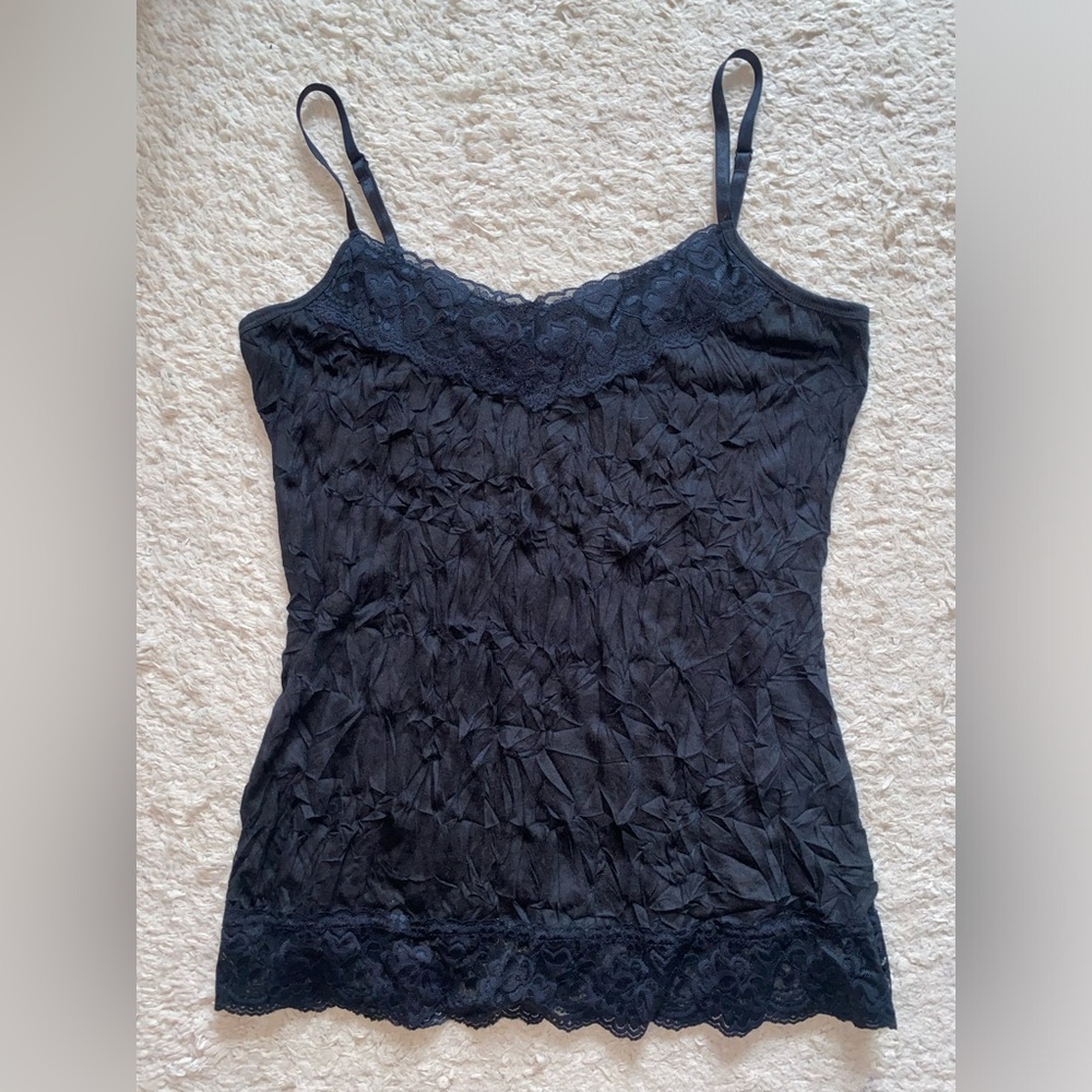 Y2K lace trim crinkle cami tank top